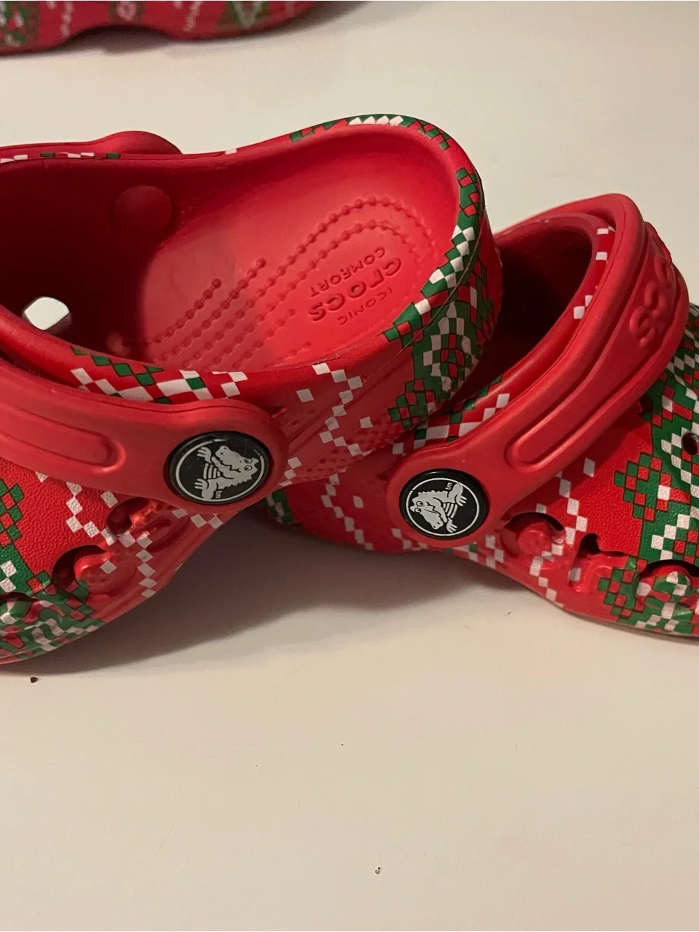 Holiday Crocs toddler kids size 6